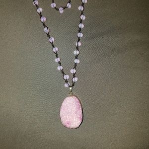 GORGEOUS necklace...Lavendar/pink stone